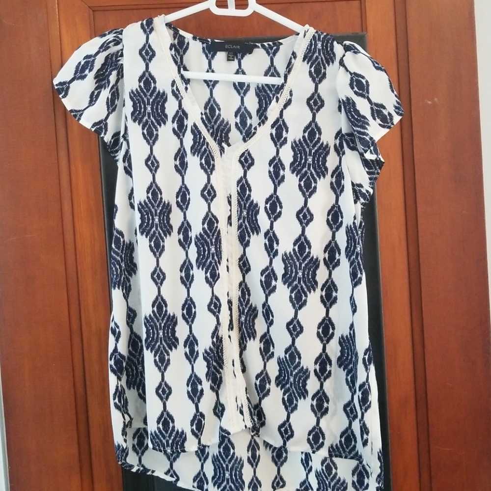 Flowy patterned blouse